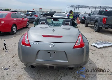 2010 Nissan 370Z Touring z USA, uszkodzony, nr VIN JN1AZ4FH4AM302516